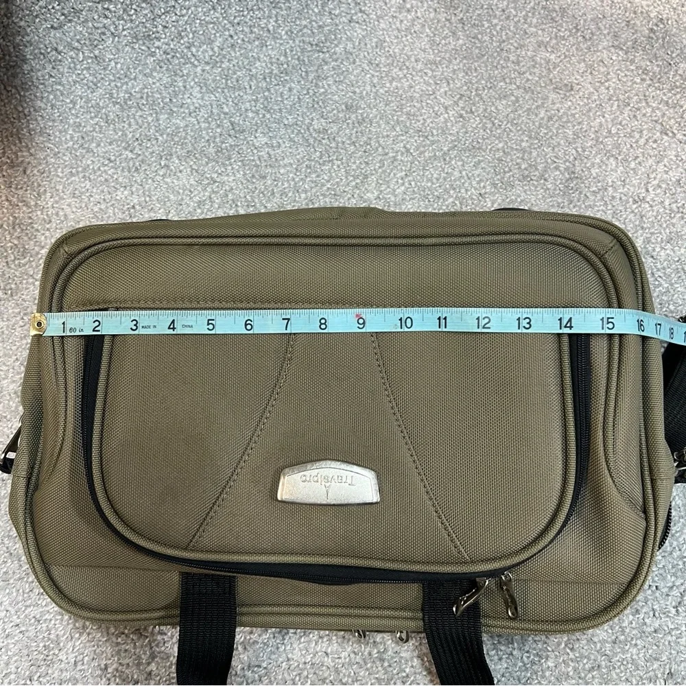 Travelpro Carry On Bag Weekend Trip Shoulder Bag Luggage Green